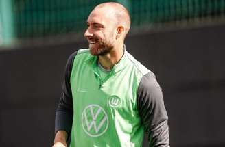 Wolfsburg postou nas redes mensagem de agradecimento de Eriksen –