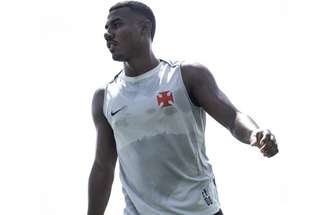 Cuiabano é titular da lateral esquerda –