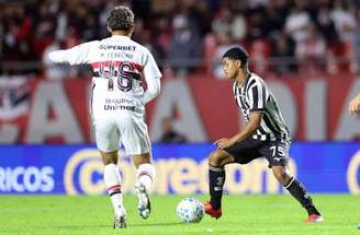 Huguinho marcou um golaço contra o Bahia –