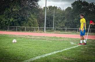 Jogo foi disputado no Ashton’s Stadium, casa do Woodford, com capacidade para menos de 500 pessoas –