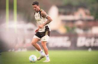 Saúl Ñíguez sofre brincadeiras de colegas por seu “gosto musical” –