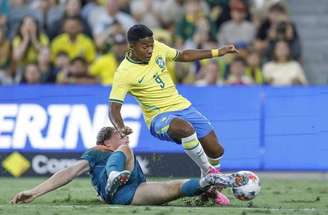 Endrick em ação pela Seleção Brasileira –