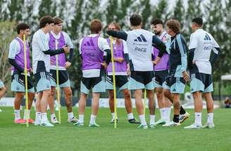Lionel Scaloni comanda treinamento da Argentina – Foto; Divulgação / AFA