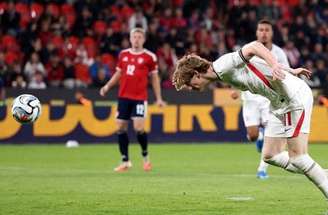 Sempre ele! Harry Kane celebra segundo gol da Inglaterra contra a República Tcheca –