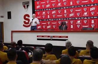 Clube também descumpre acordo feito com o elenco –