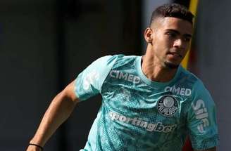 Arthur segue no Palmeiras –