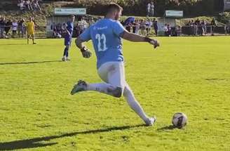 Ex-zagueiro, Süle jogou improvisado como goleiro pelo SV Tiefenbach –