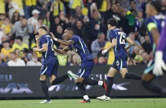 Jogadores da Seleção Brasileira comemoram gol sobre a Austrália, no amistoso em Brisbane –