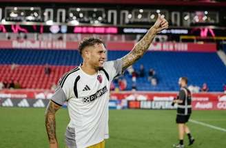 Rafael Navarro comemora um dos gols marcados na MLS –