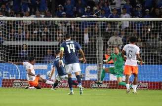 Holanda sofreu dois gols antes do intervalo, mas buscou o 2 a 2 com Van Dijk e Reijnders –