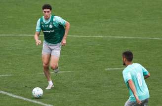 Jogadores do Palmeiras durante o treinamento desta quinta-feira (1) –