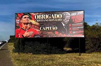 Imagens do outdoor em apoio a Cristiano Ronaldo —