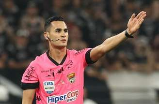 São Paulo e Santos mediram forças no Morumbis em jogo atrasado pelo Brasileirão –