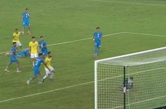 Lino entra no segundo tempo e é destaque do Brasil.