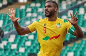 Steve Mounié comemora um gol pelo Benim –