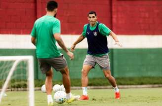 Kevin Serna participou de cinco gols em nove jogos com Marcão no Fluminense –