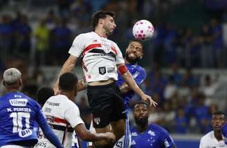 São Paulo joga mal e perde para o Cruzeiro-