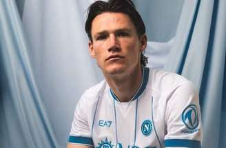 McTominay é ídolo da torcida do Napoli –