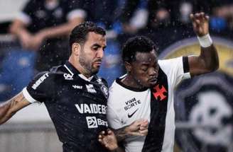 Vasco venceu os último três jogos no comando de Pedro Emanuel –