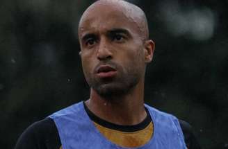 Lucas Moura em treino do São Paulo no CT da Barra Funda –