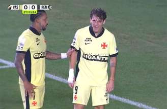 Andrés Goméz é titular no ataque do Vasco –