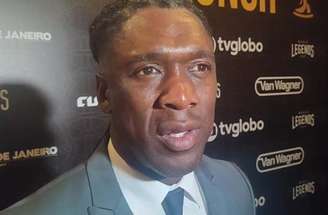 Seedorf é o novo treinador do Corinthians em meio à crise –