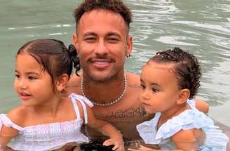 As filhas de Neymar, Mavie e Mel –