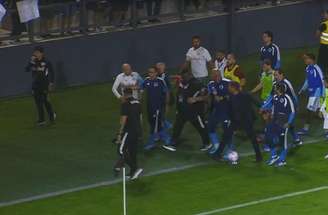 Artur Jorge bateu boca com torcedor do Bragantino –