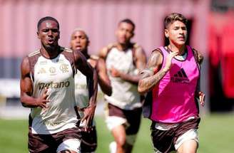 Evertton Araújo pode ficar à disposição para os próximos jogos do Flamengo –