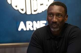 Hasselbaink com a camisa do Cardiff City em 2008 –