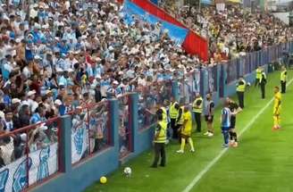 Momento do acidente que ocorreu em jogo decisivo entre as equipes –