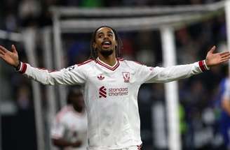 Bradley Barcola marca o terceiro gol do Liverpool na Oberösterreich Arena –