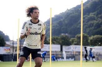 Arão sentiu um desconforto na coxa e saiu nos primeiros minutos contra o Atlético –