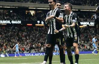 Bernard marca e leva a Massa do Galo à loucura.