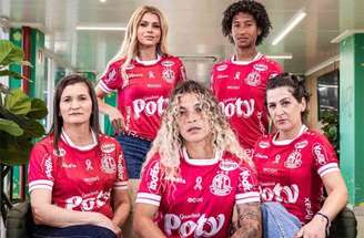 Imagens do novo uniforme do Mirassol em apoio ao Outubro Rosa –