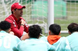 Gustavo Gómez será observado após trauma no pé durante a partida no Maracanã –