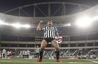 Tiquinho marcou o gol da vitória do Botafogo diante da Chapecoense –