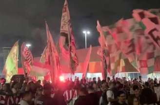 Torcida do Fluminense prepara um ‘AeroFlu’ antes da viagem da equipe para São Paulo –