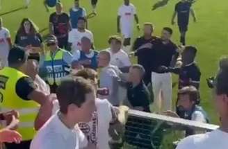 Jogadores do Leixões brigaram com torcedores do Vianense após eliminação na Taça de Portugal – Reprodução de vídeo