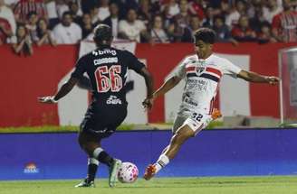 Artur marca e o São Paulo vence o Vasco por 1 a o. Enfim, a segunda vitória seguida do time de Dorival Jr. Rumo à Libertadores?