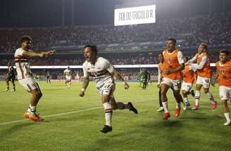 Lucas Moura muda o ritmo da equipe, e Artur encerra jejum de gols –