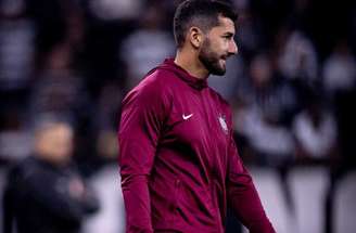 Léo Porto durante o jogo entre Corinthians e Vitória nesta segunda-feira –
