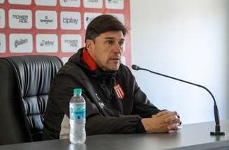 Estudiantes em treino antes da viagem ao Rio de Janeiro –