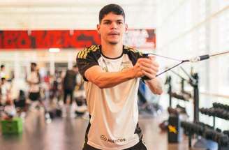 Ayrton Lucas é desfalque há quatro partidas no Fla –