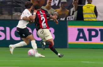 Yuri Alberto marca de pênalti o gol de empate do Timão.