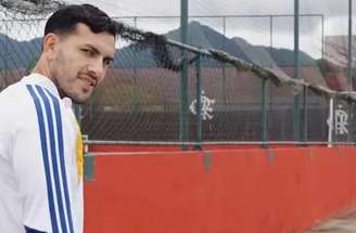Paredes aparece em treino do Boca Juniors –