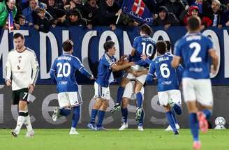Momento do gol marcado por Tasos Douvikas –