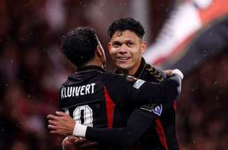 Justin Kluivert converte o primeiro gol do Bournemouth –