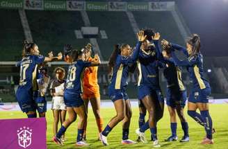 São Paulo e Bahia mediram forças na noite desta quarta-feira, pela Copa do Brasil Feminina –
