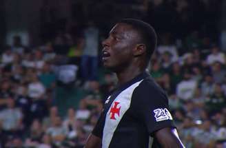 Marino ainda não marcou com a camisa do Vasco –